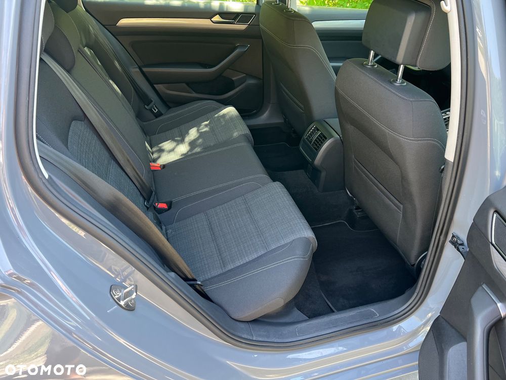 Volkswagen Passat Variant 1.5 TSI EVO Business DSG - 24