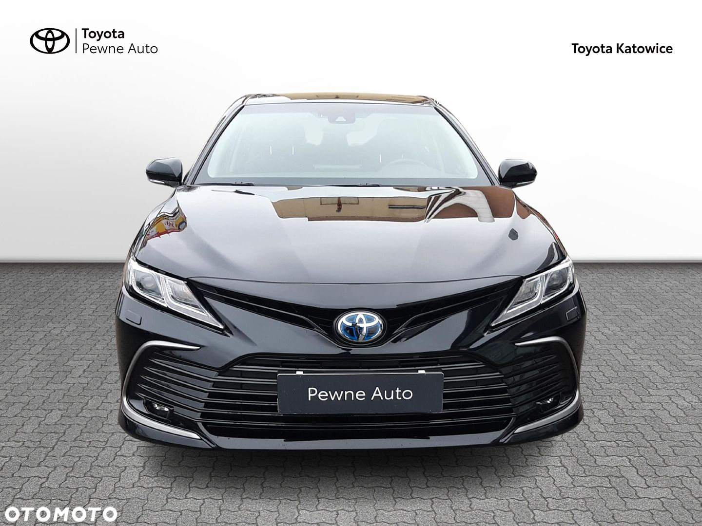 Toyota Camry - 4