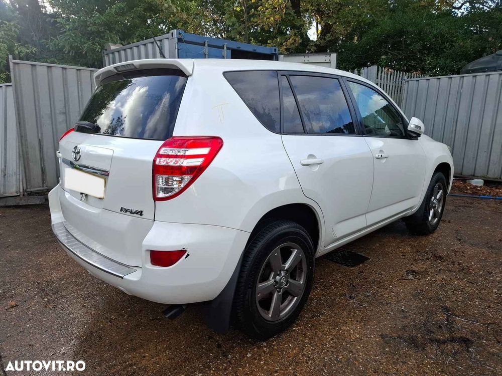 Lampa Stop Spate / Tripla Dreapta Toyota RAV4 2012 SUV Alb - 4