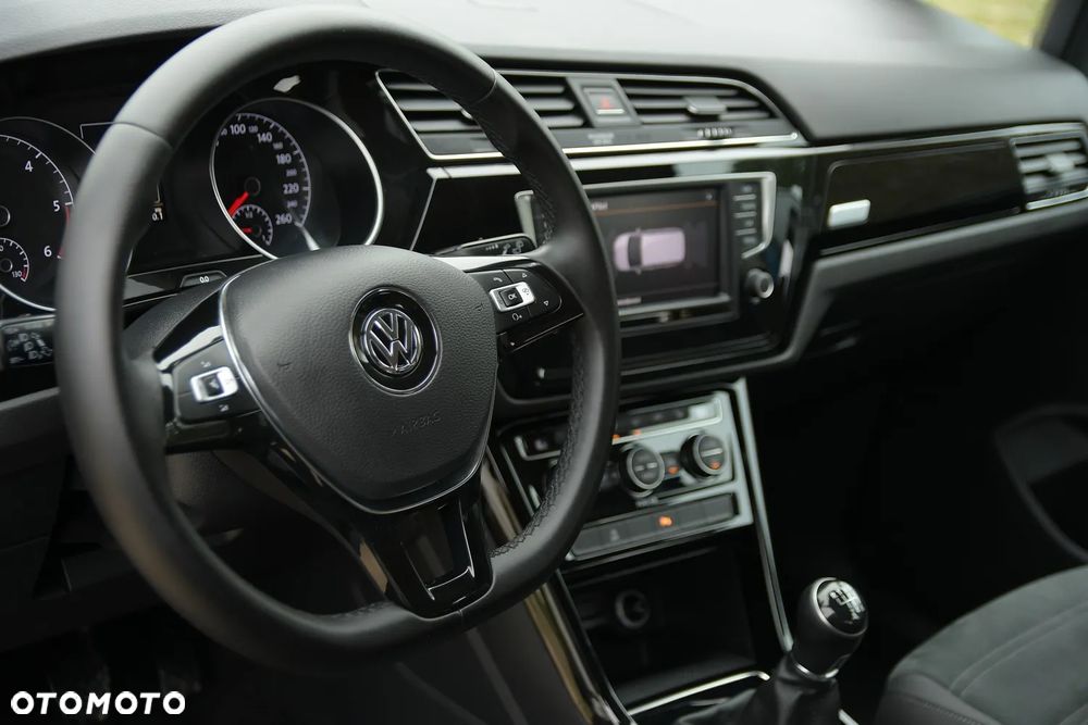Volkswagen Touran 2.0 TDI SCR Highline - 26