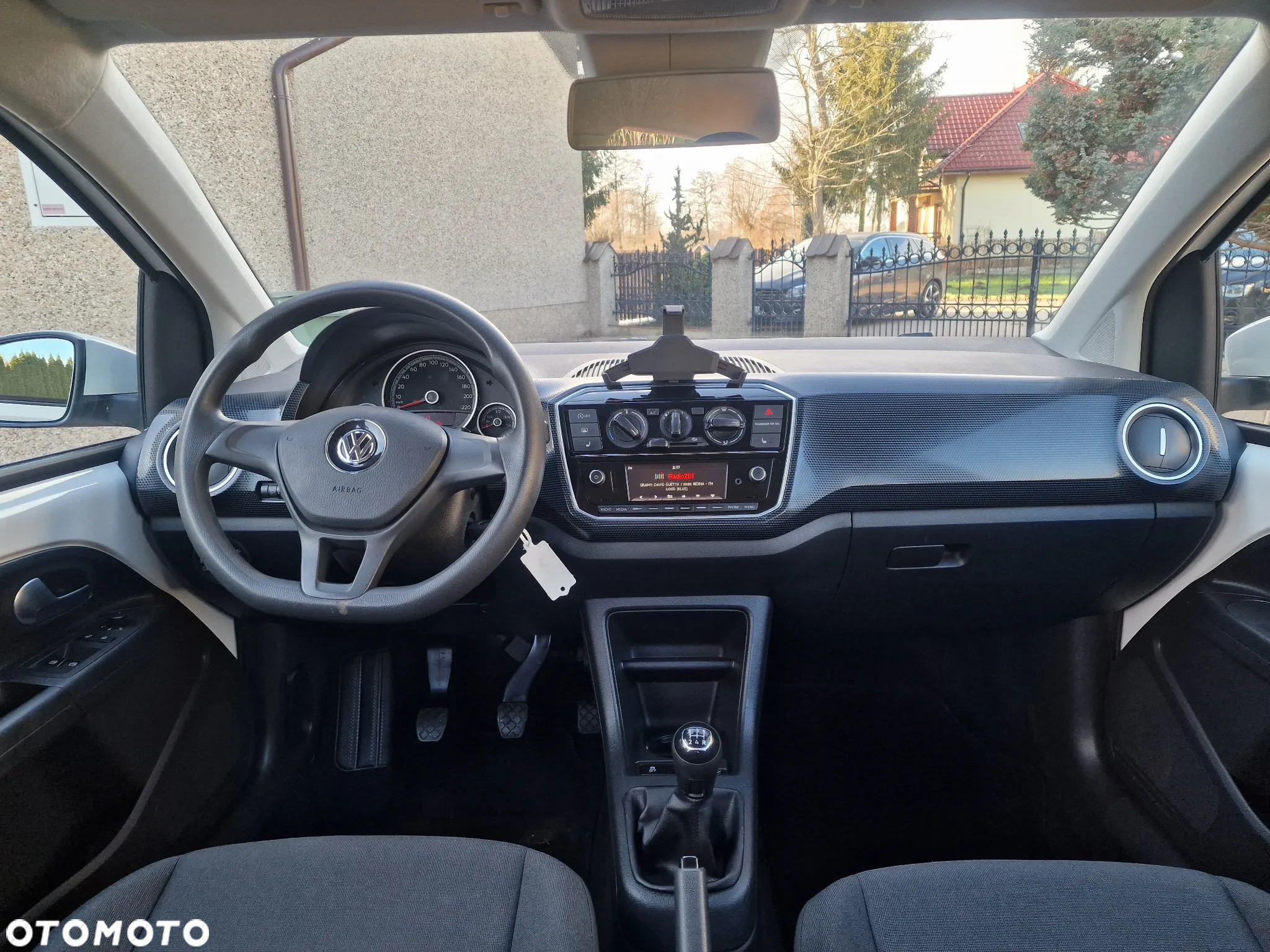 Volkswagen up! (BlueMotion Technology) move - 12