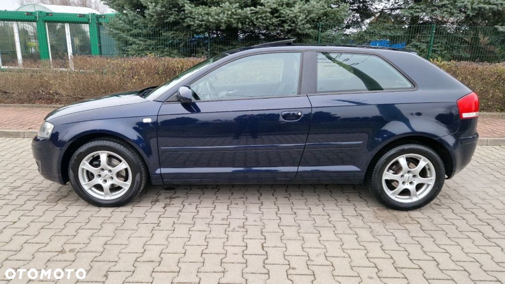 Audi A3 3-drzwiowe 2.0 FSI Attraction - 9