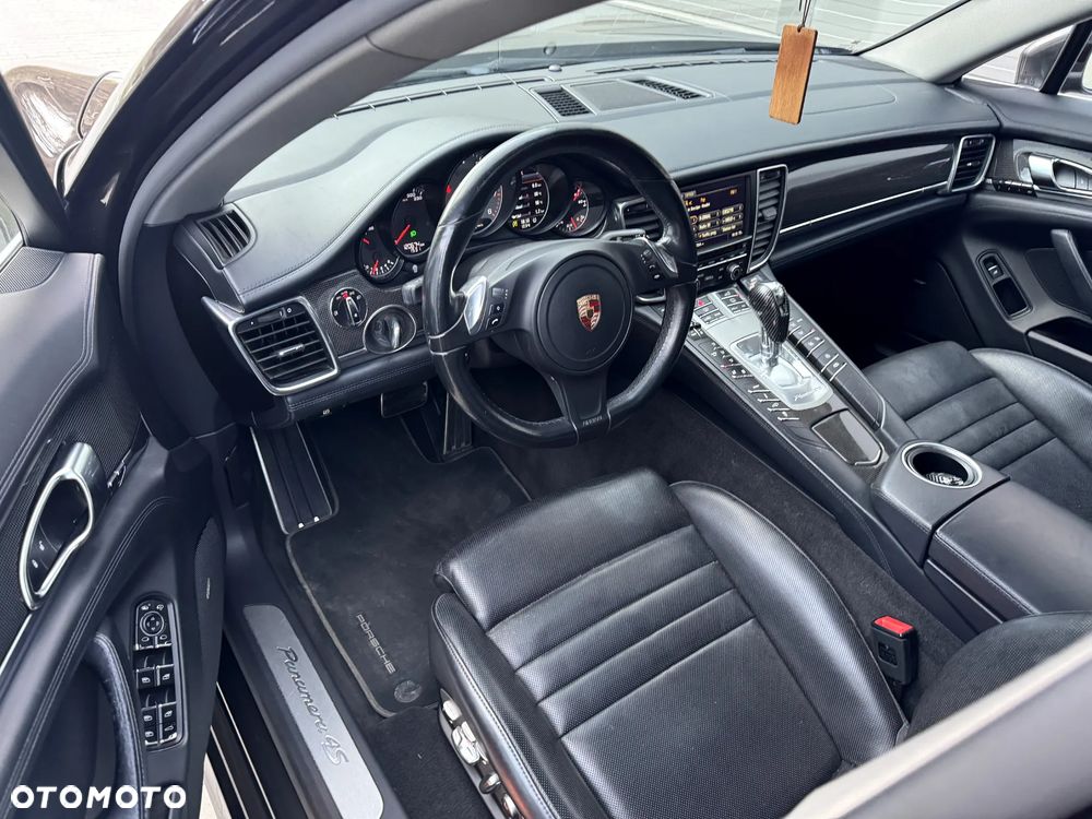 Porsche Panamera 4S PDK - 22