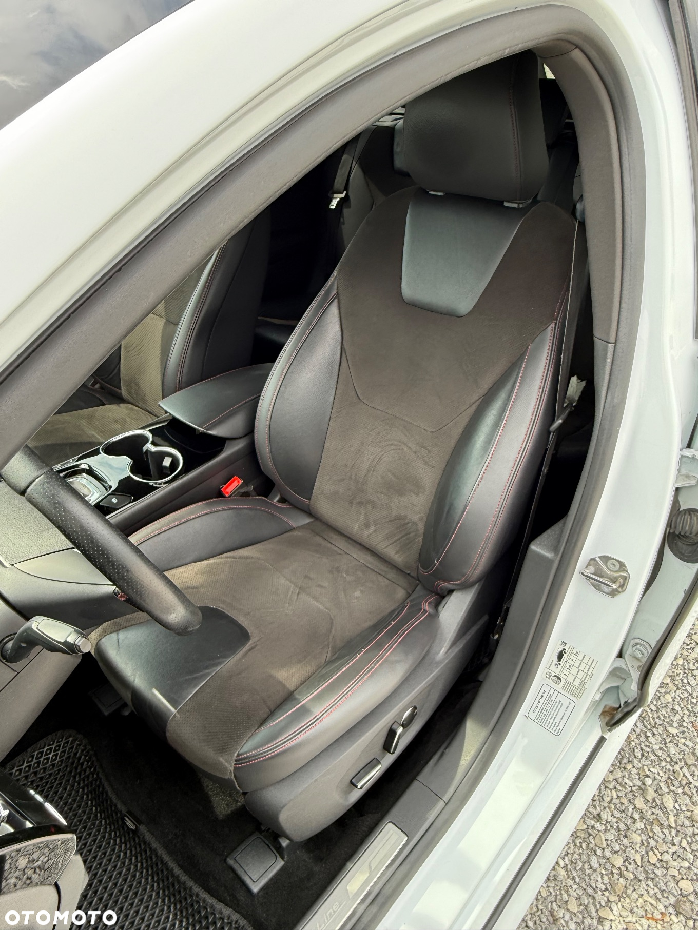 Ford Mondeo 2.0 Hybrid Titanium - 22