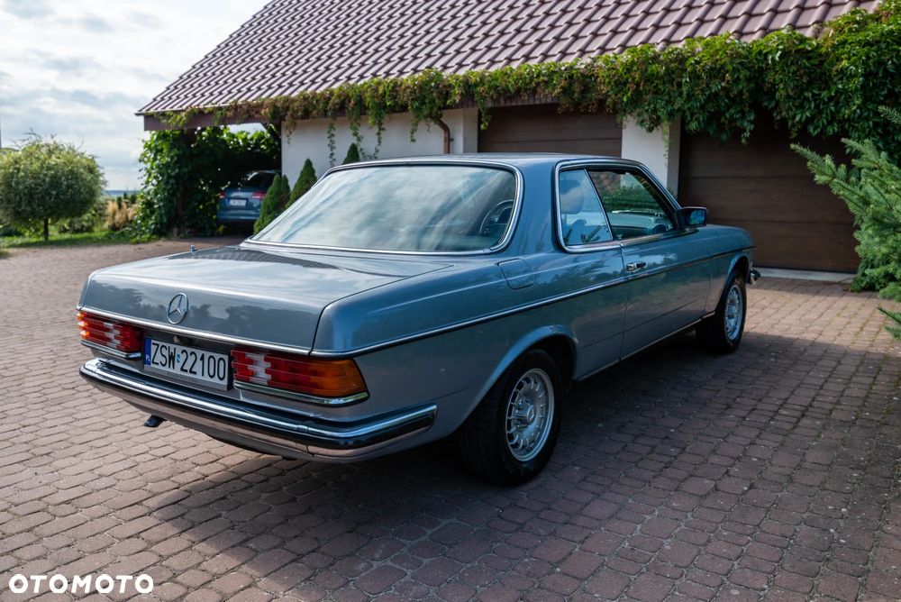 Mercedes-Benz W123 - 5