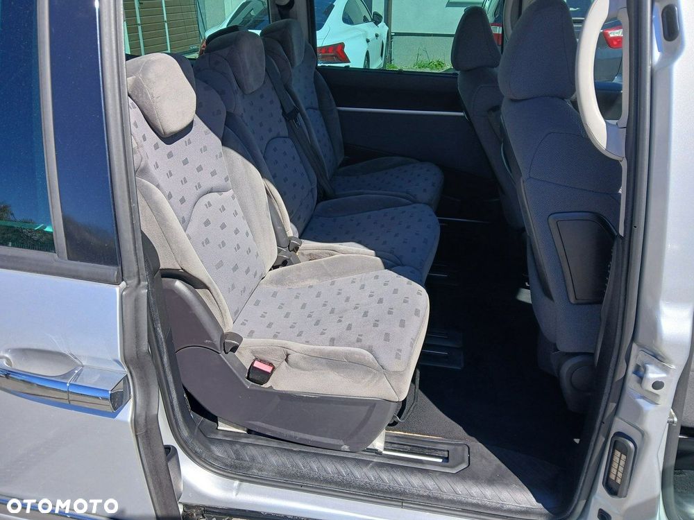 Peugeot 807 140 Family - 12