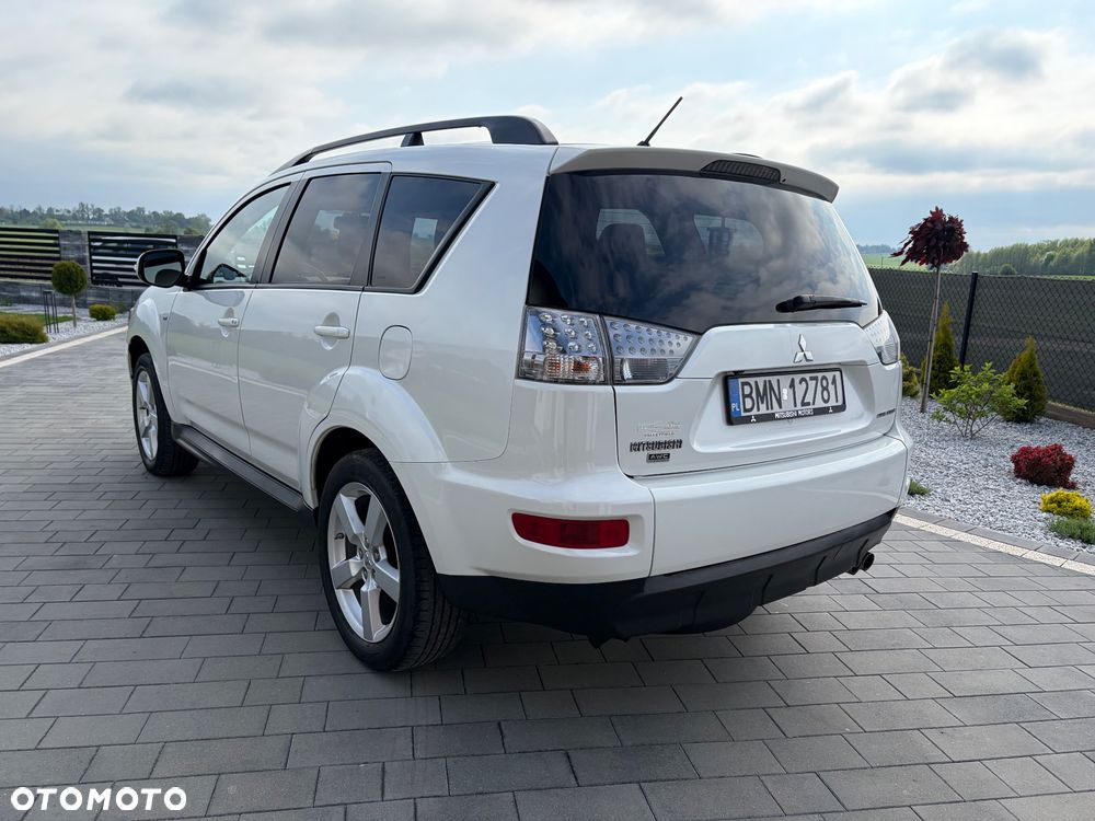 Mitsubishi Outlander 3.0 V6 XLS - 7