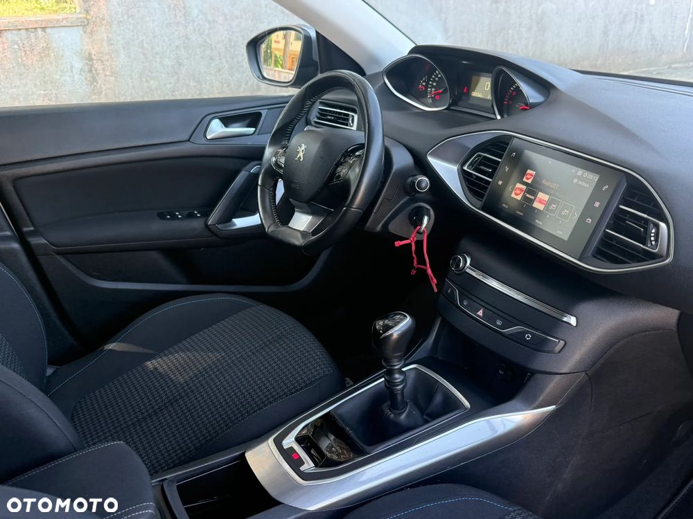 Peugeot 308 1.2 PureTech Active Pack S&S - 32