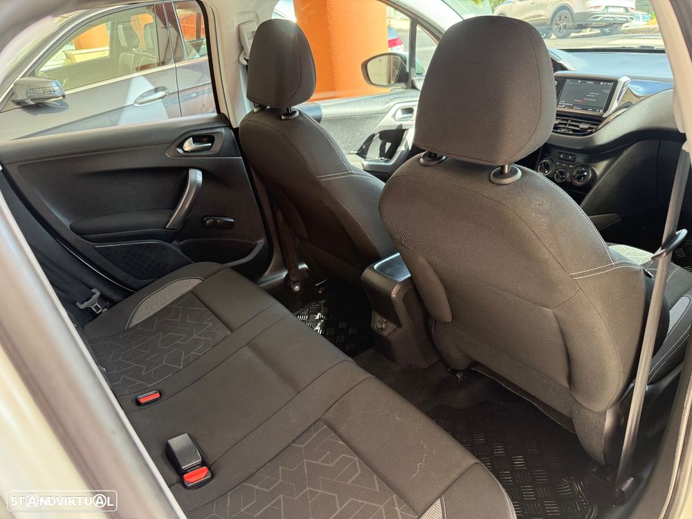 Peugeot 2008 1.5 BlueHDi Active - 31