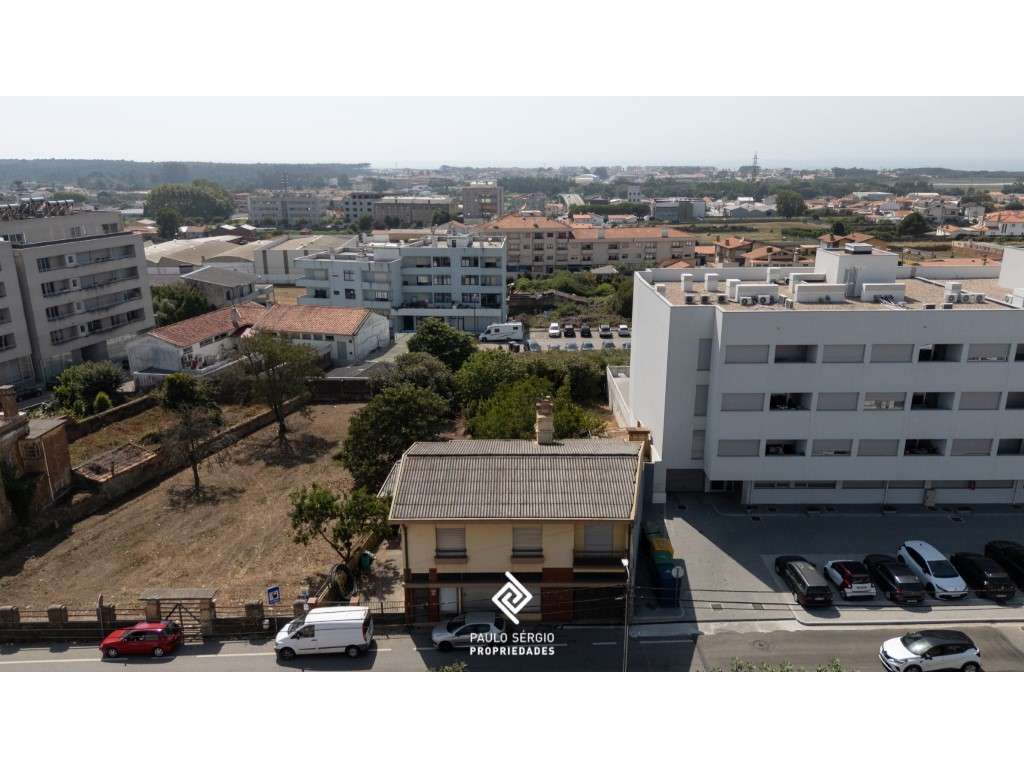 Terreno para construção na EN-109 Esmoriz, a 500m do Continente. - Grande imagem: 2/3