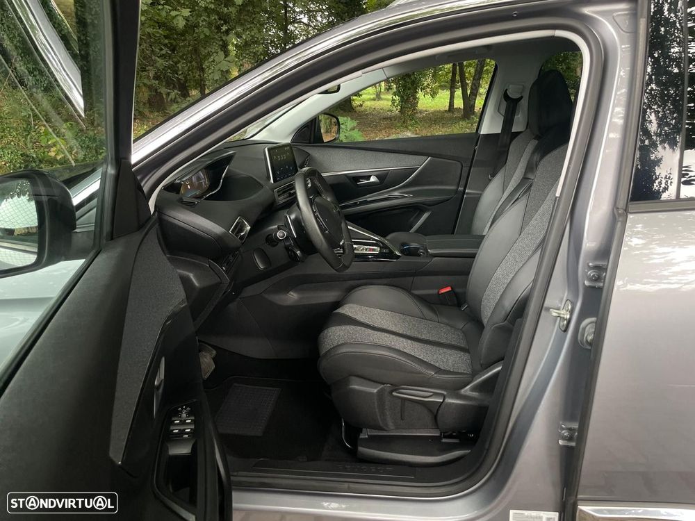 Peugeot 3008 1.2 PureTech Allure EAT8 - 24