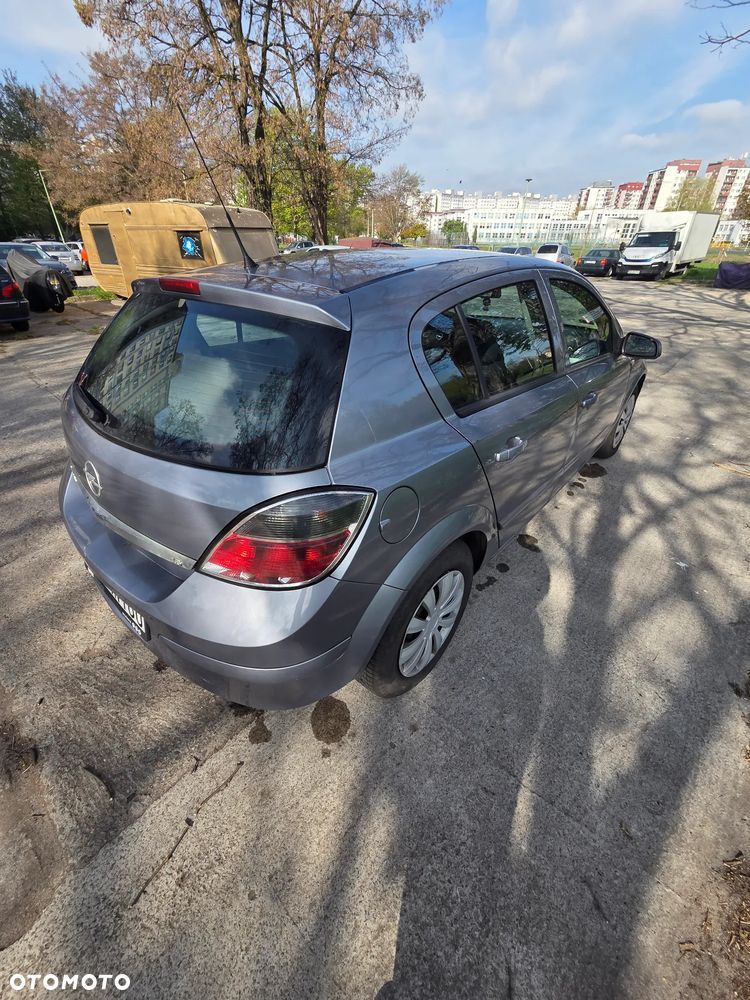 Opel Astra 1.6 Enjoy - 24
