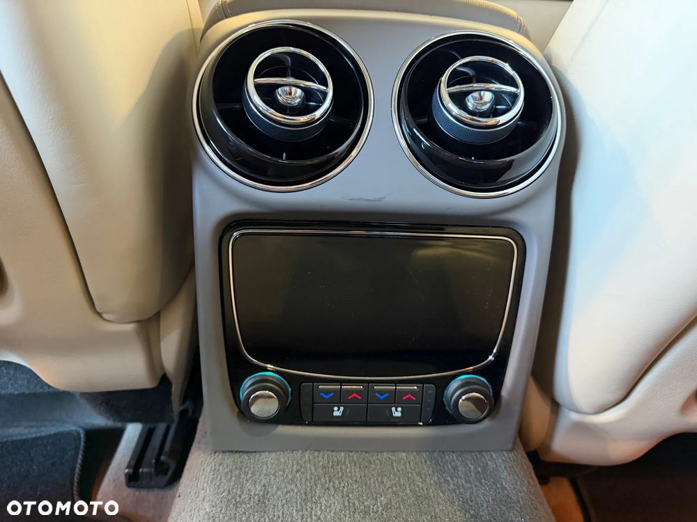 Jaguar XJ 3.0 V6 Kompressor AWD R-Sport - 31