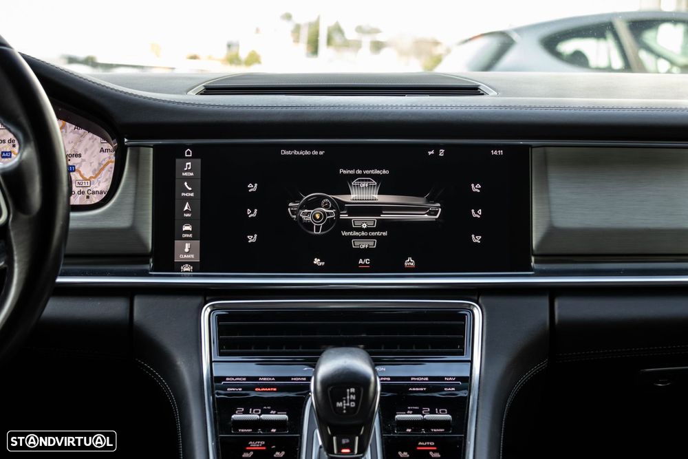 Porsche Panamera 4 S - 44