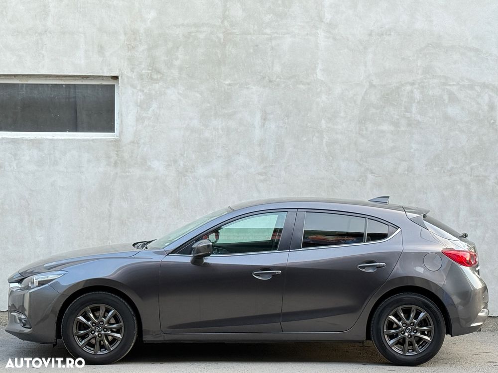 Mazda 3 - 10