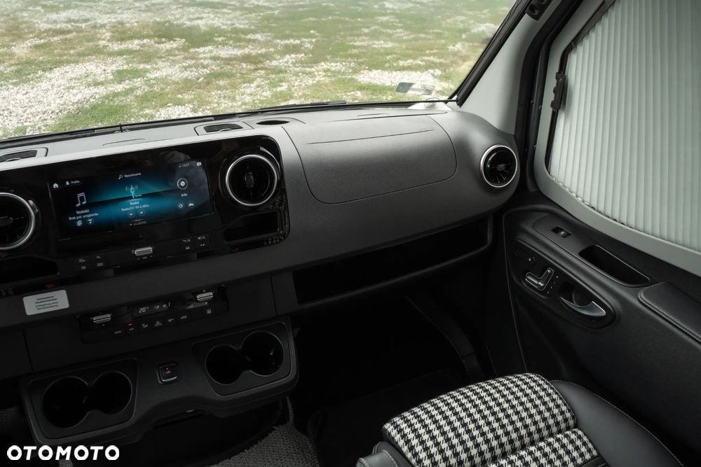 Mercedes-Benz Sprinter - 16