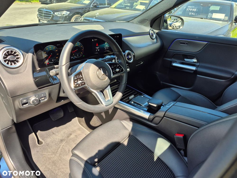 Mercedes-Benz GLA - 11