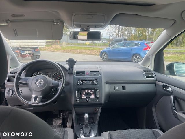 Volkswagen Touran - 10