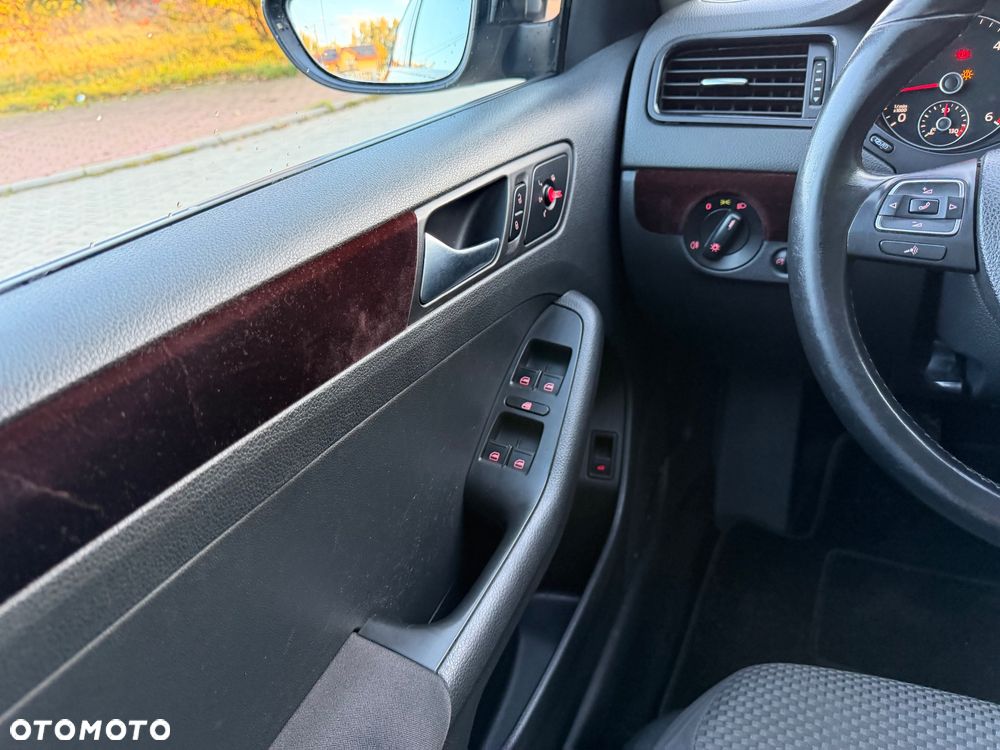Volkswagen Jetta 1.6 TDI BMT Comfortline - 26