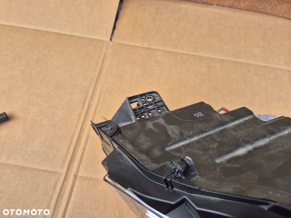 LAMPA PRZEDNIA MITSUBISHI ECPIPSE CROSS FULL LED LIFT ORYGINAŁ - 10