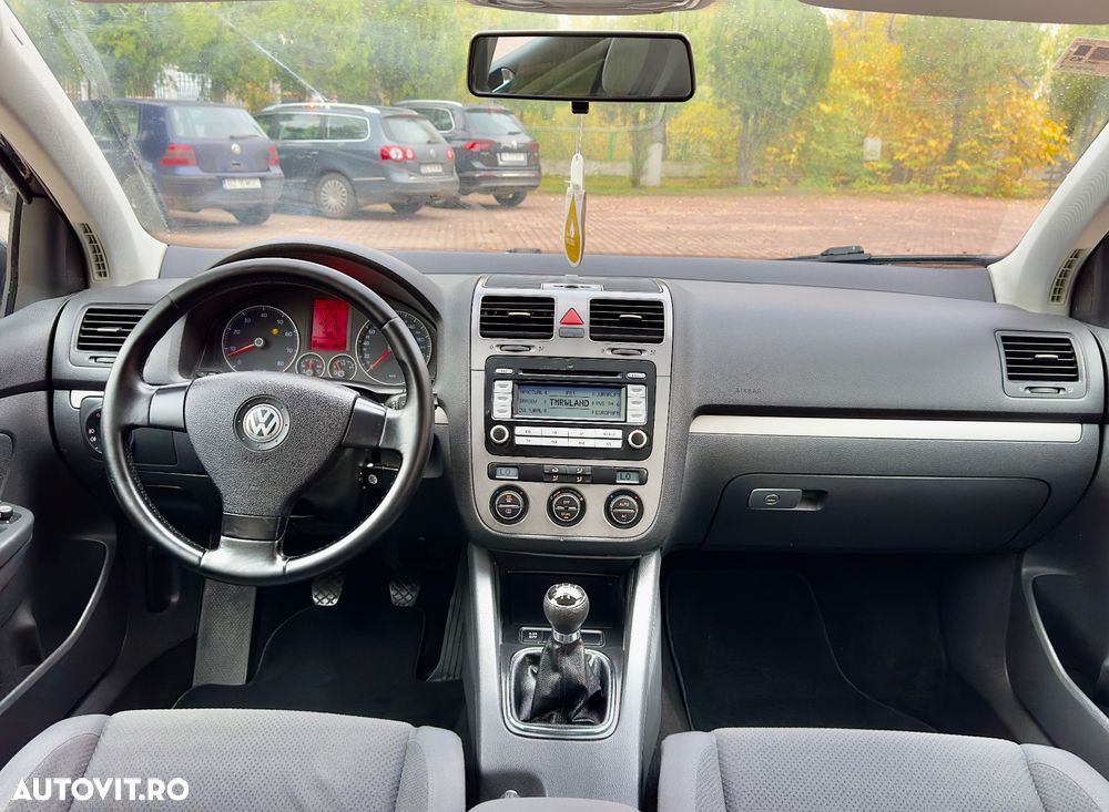 Volkswagen Golf 1.6 Comfortline - 6