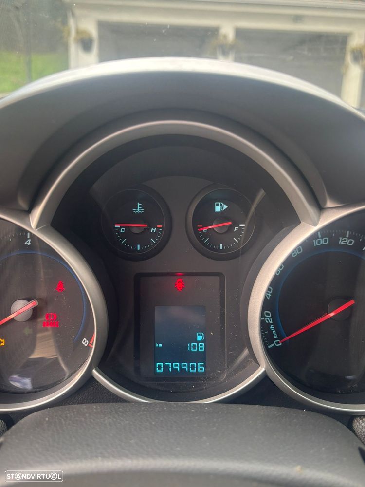 Chevrolet Cruze 1.6 LS - 6