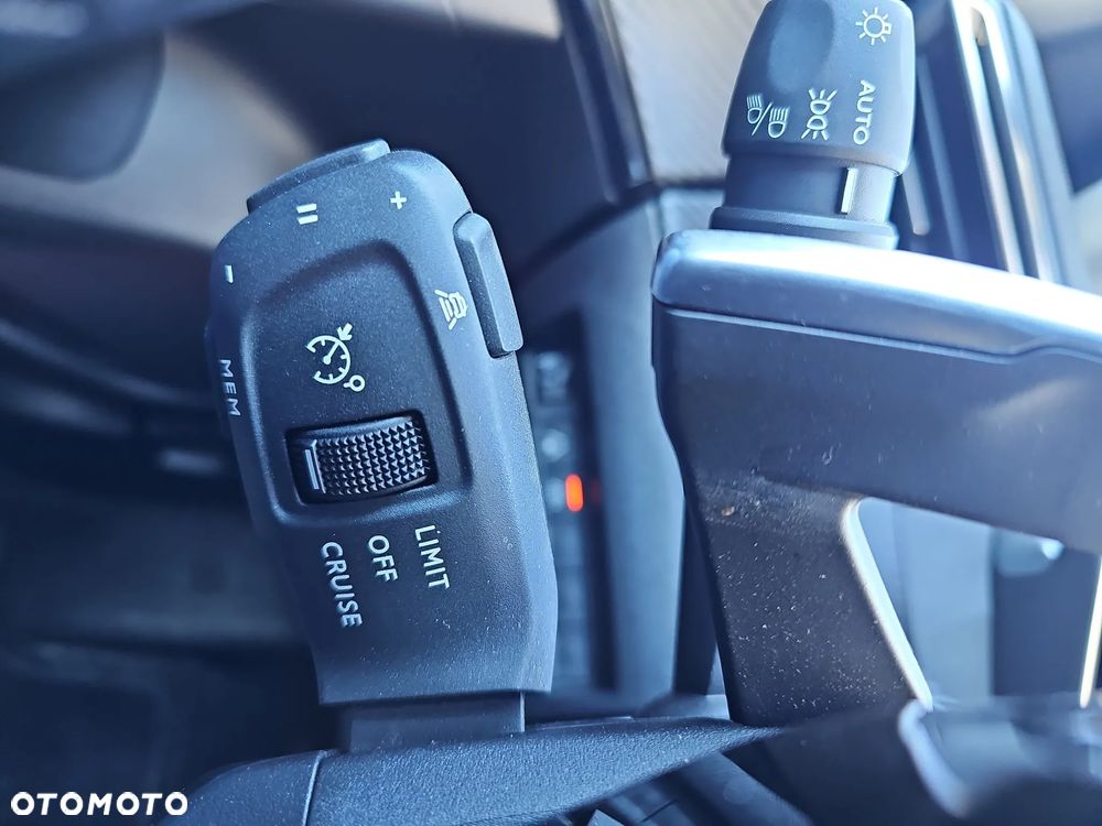 Peugeot 2008 1.2 PureTech Allure Pack S&S EAT8 - 25