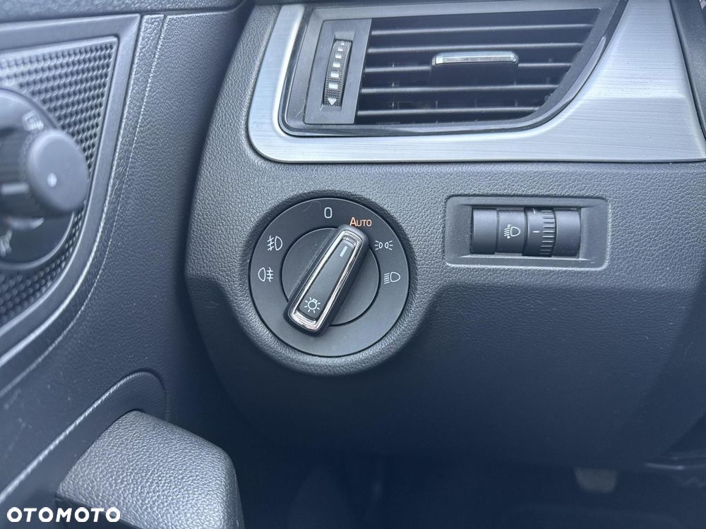 Skoda RAPID 1.0 TSI Ambition - 18