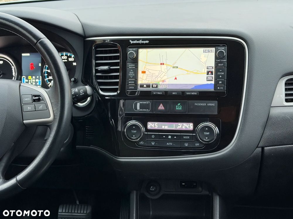 Mitsubishi Outlander 2.0 4WD Plus - 25