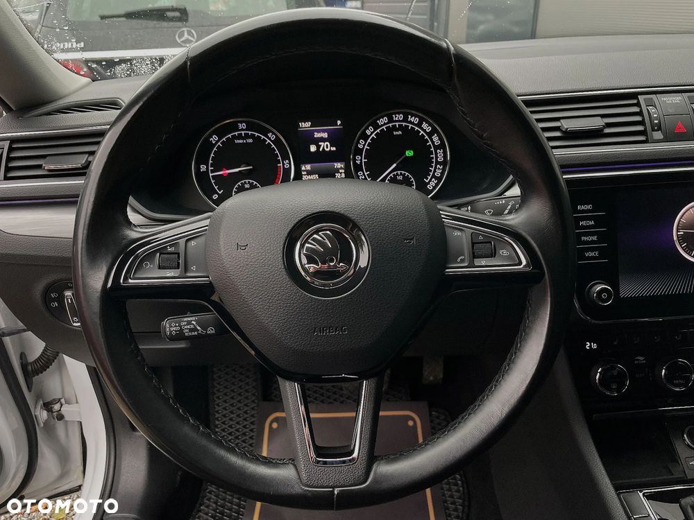 Skoda Superb 2.0 TDI Ambition DSG - 25