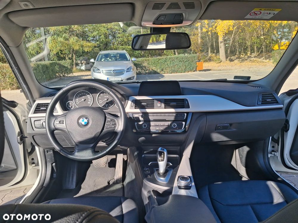 BMW 3 Series 2018 photo 5