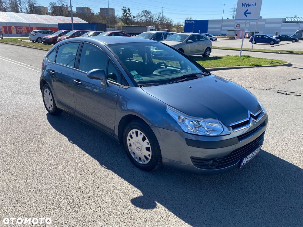 Citroën C4 1.6 16V Confort - 9