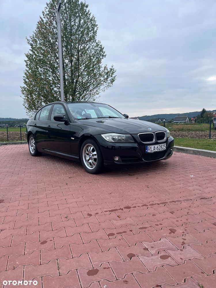 BMW Seria 3 318i - 4