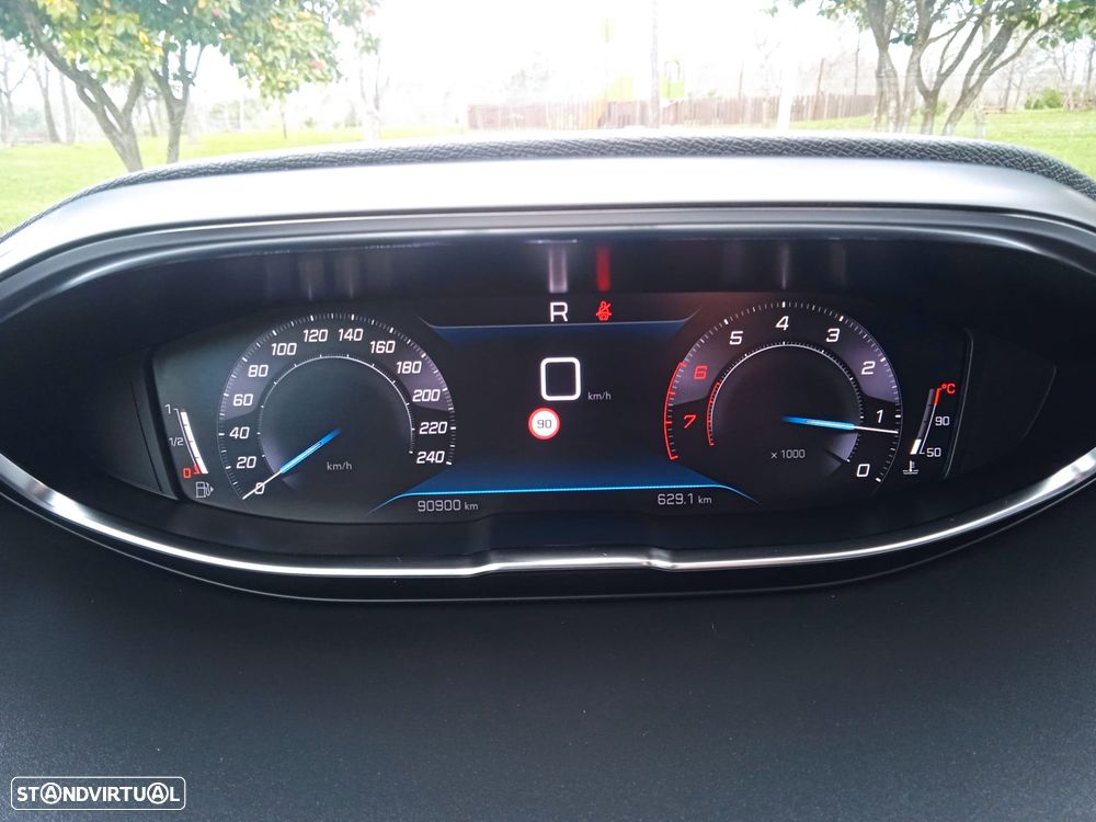 Peugeot 3008 1.2 PureTech Allure EAT8 - 27