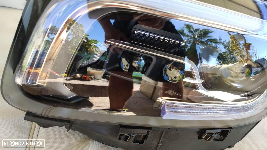 farol esquerdo full Led Multibeam Mercedes w247 GLB - 3