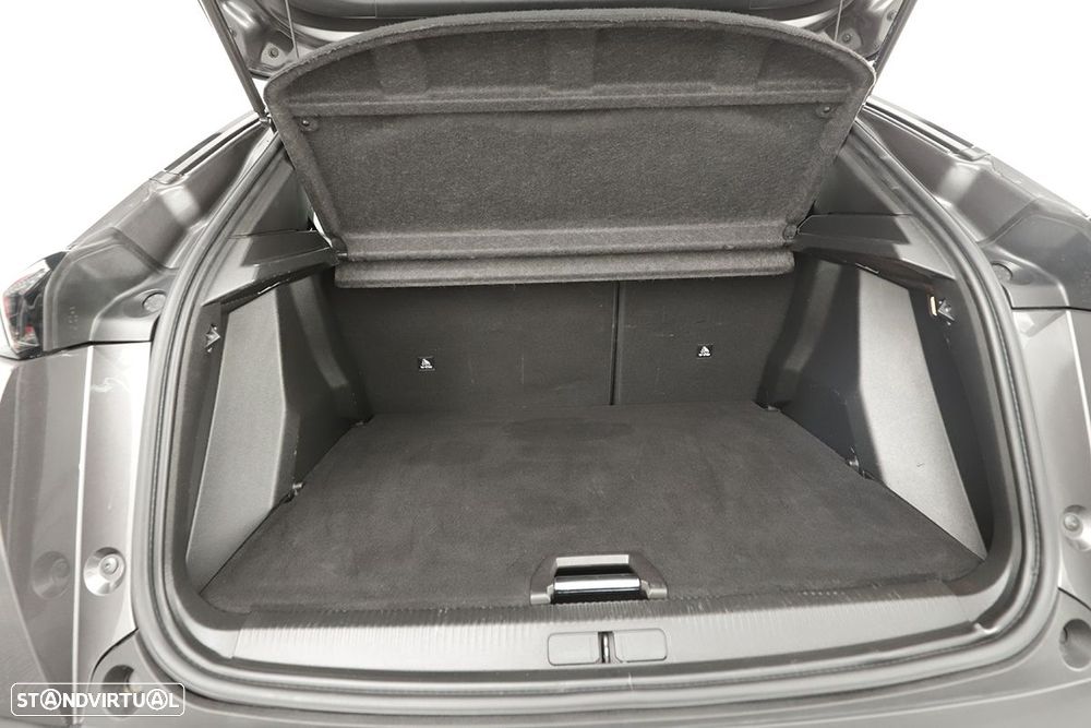 Peugeot 2008 1.2 PureTech Allure EAT8 - 24