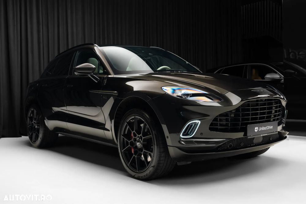 Aston Martin DBX - 3