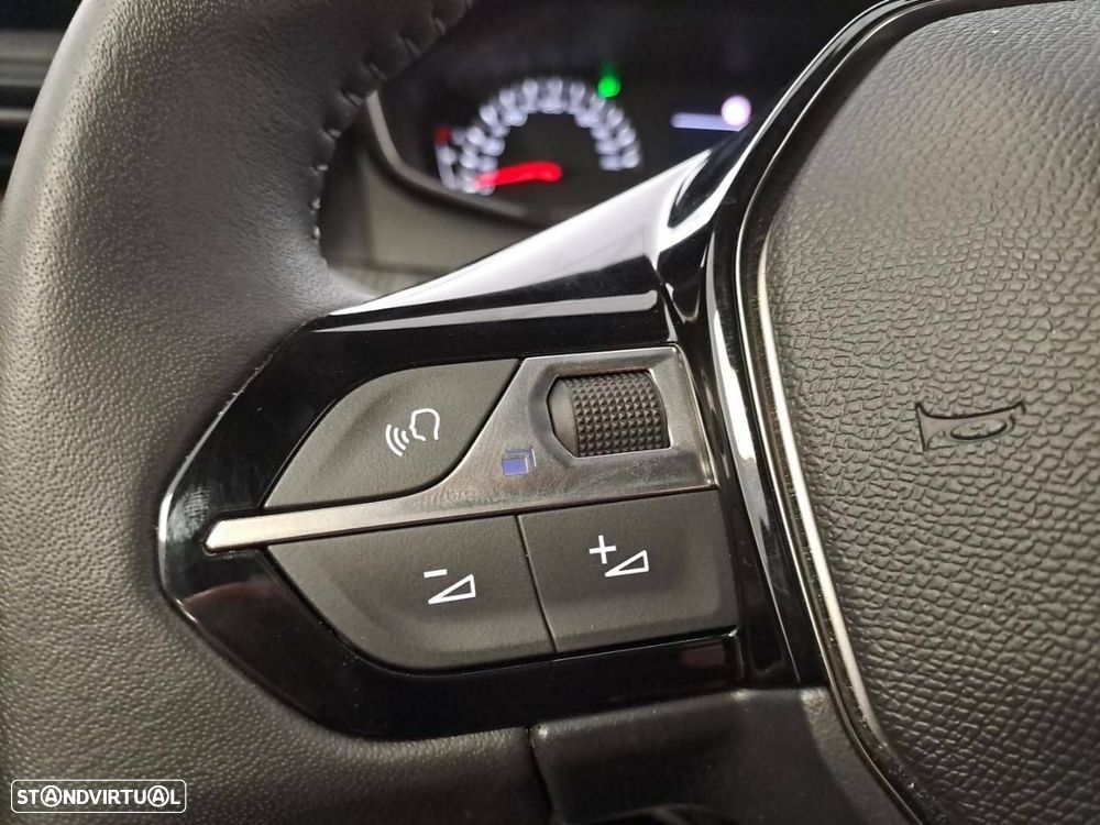 Peugeot 2008 1.2 PureTech Active - 9