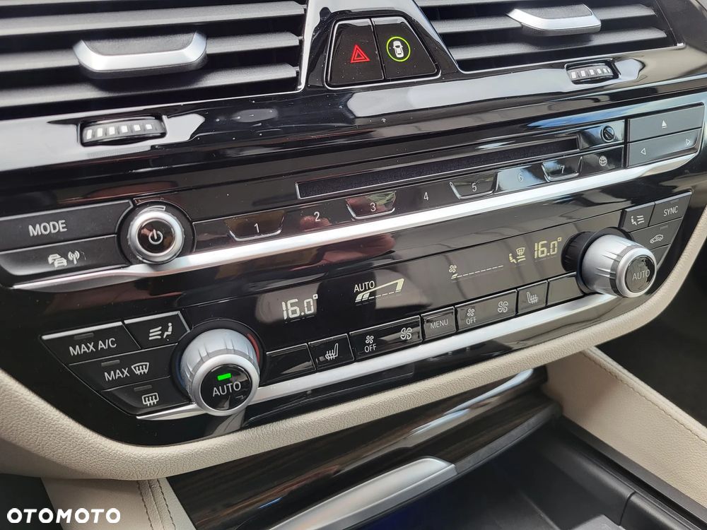 BMW Seria 5 540i xDrive Luxury Line - 21