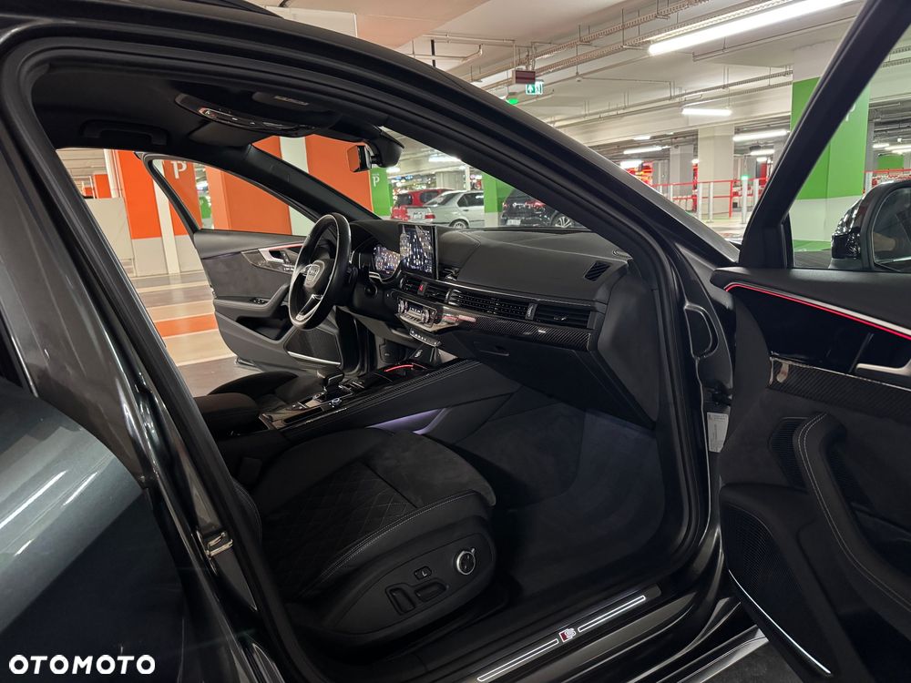 Audi A4 Avant 40 TDI quattro S tronic S line - 28