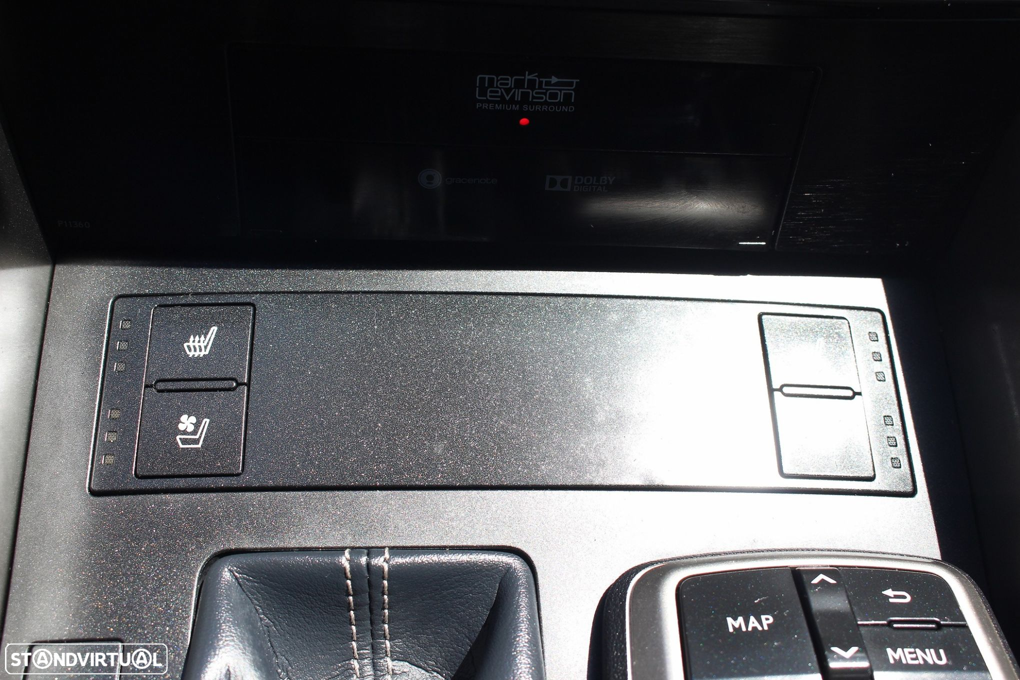 Lexus IS 300H Luxury - 35
