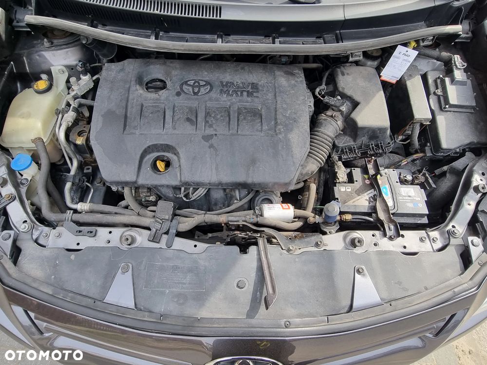 Toyota Auris 1.6 2010 - 21