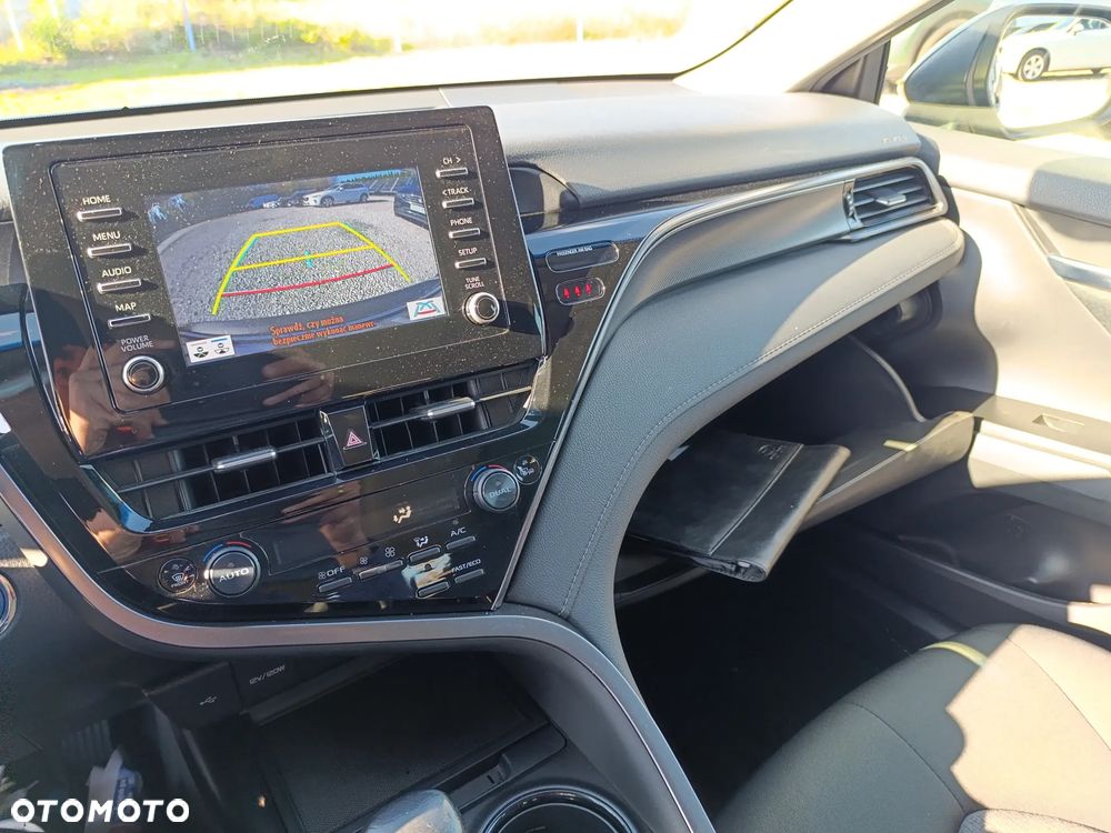 Toyota Camry 2.5 Hybrid Comfort CVT - 18