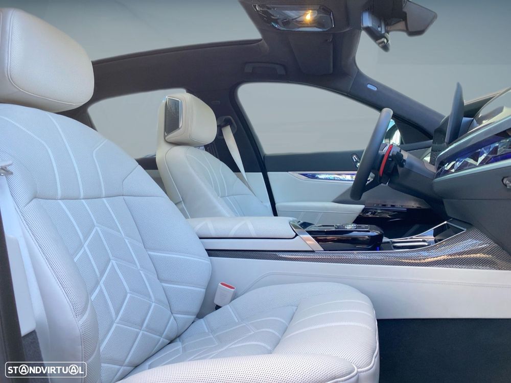 BMW 760 M760e xDrive - 26