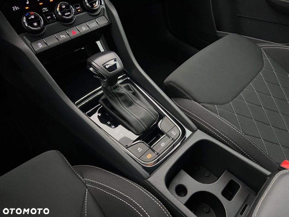 Skoda Karoq 1.5 TSI ACT 4x2 Sportline DSG - 25