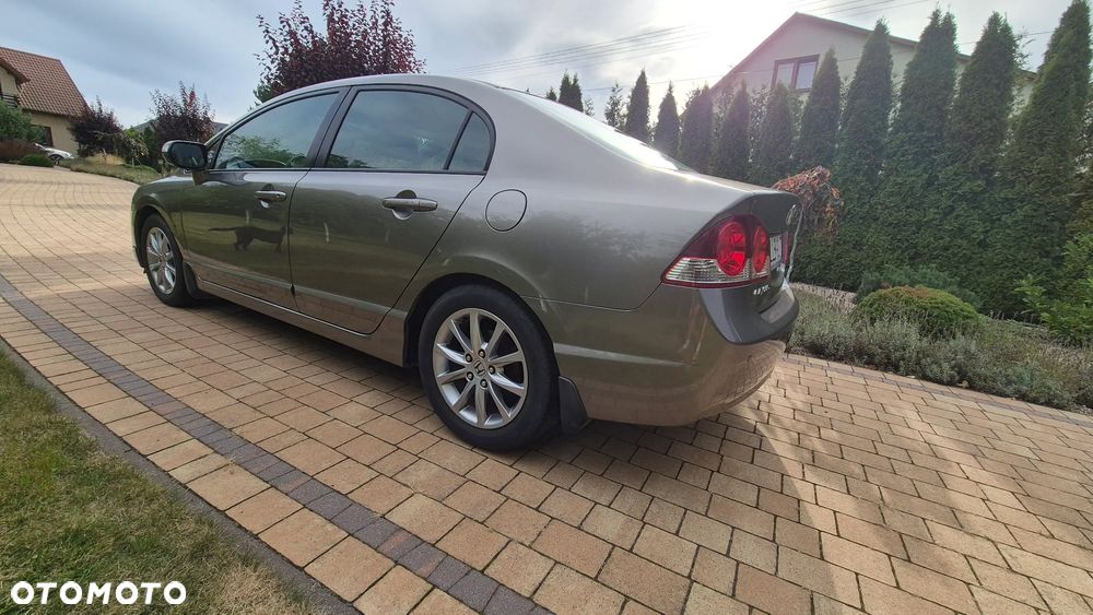 Honda Civic 1.8 Comfort - 3