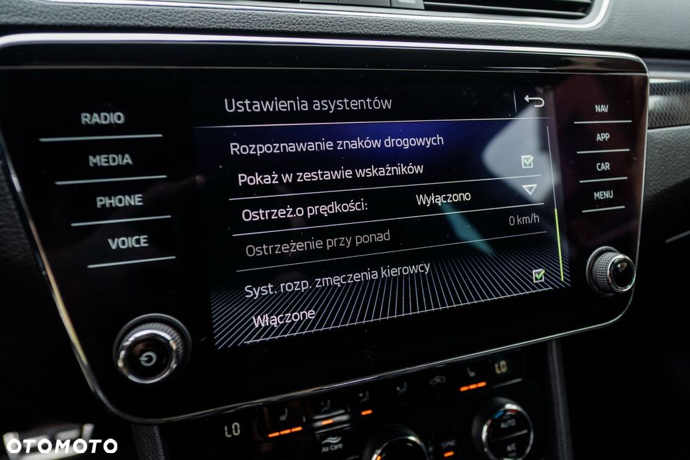Skoda Superb 1.5 TSI Sportline DSG - 16