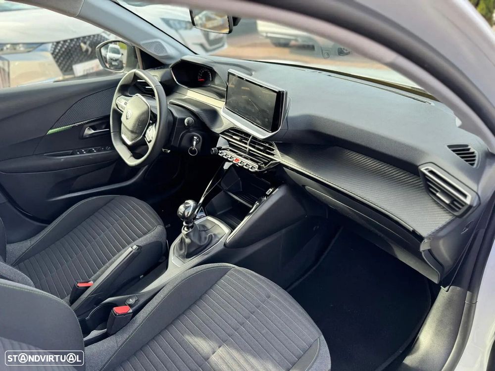 Peugeot 208 - 6
