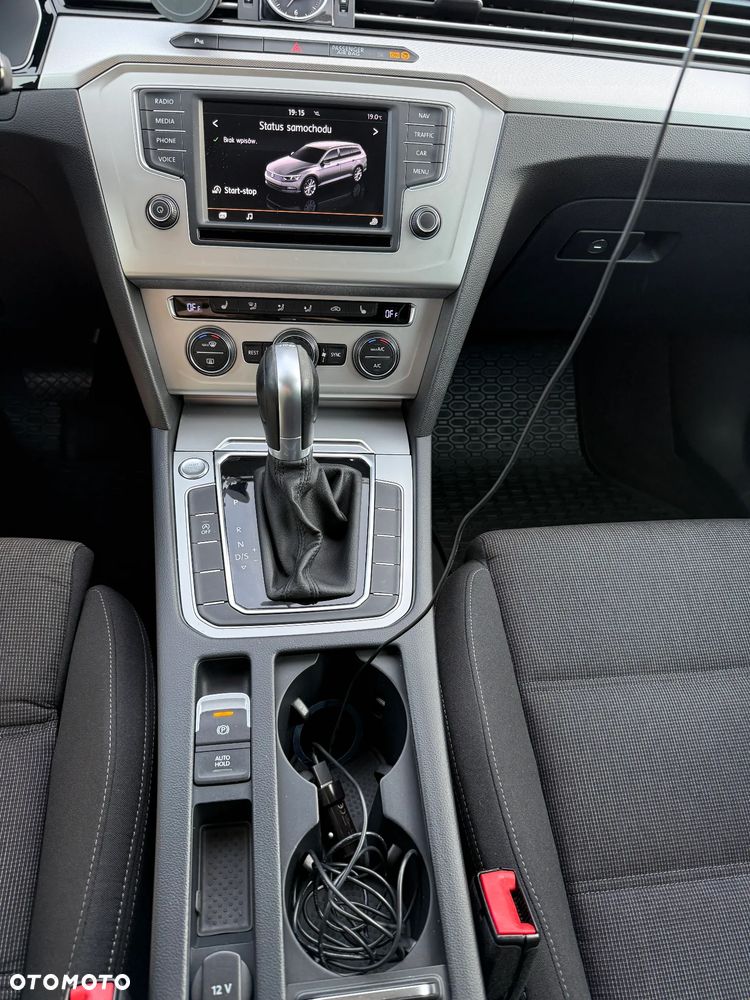 Volkswagen Passat 2.0 TDI BMT Comfortline DSG - 16