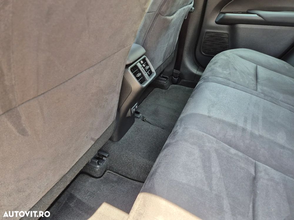 Lexus UX ver-250h-2-0l-hev-20h---178-hp-4x2-cvt-business - 16